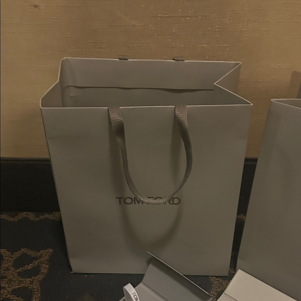 Tom Ford Silver Gift Set Collection - Picture 10 of 16